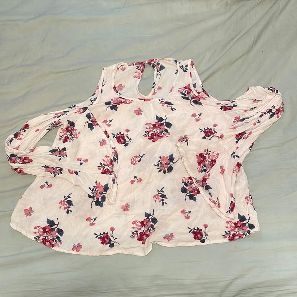 Hollister cream color floral bell sleeve style cold shoulder long sleeve shirt